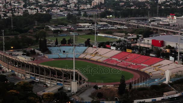 Вид с воздуха на городской пейзаж стадиона Рамат-Ган . — стоковое видео