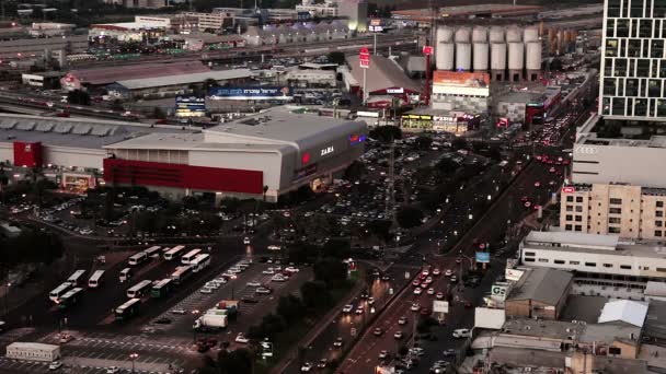 Vedere aeriană a peisajului urban din zona industrială și comercială Ramat Gan. Locuri cum ar fi Ramat Gan Stadium, Hayarkon Park, Ayalon Mall . — Videoclip de stoc