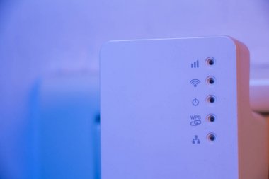 WiFi üzerinde closeup tekrarlayıcı sinyal bağlantı durumu LED ışıklar