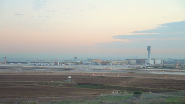 Flygfoto Över Ben Gurion International Airport Eftermiddagen Flygbolag Kommersiella Flygplan — Stockvideo