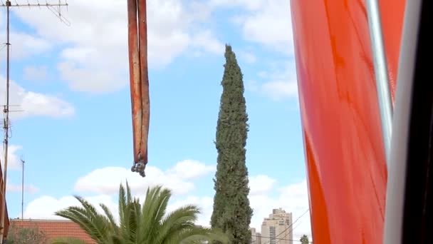 Pov Dari Rantai Hook Dari Sebuah Truk Crane Mobile Tugas — Stok Video