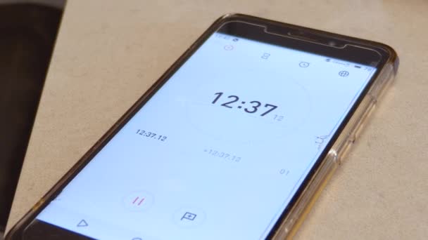 Gros Plan Sur Une Minuterie Numérique Comptée Dans Smartphone Avec — Video