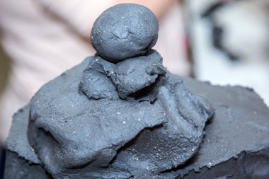 Gri model kil yığını