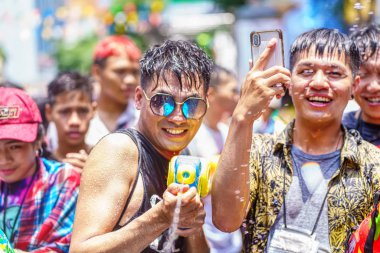 Songkran Festivali
