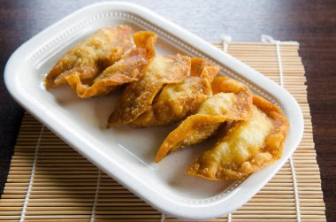 Çince style kızarmış hamur tatlısı