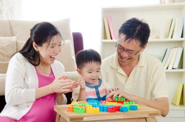 Asya anne-baba ve oğlu