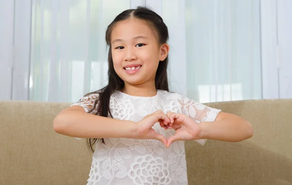 Schöne asiatische Kind — Stockfoto