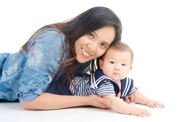 Asyalı anne ve bebek