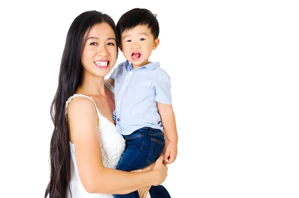 Азиатская мать и ребенок — стоковое фото