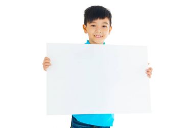 Asyalı çocuk holding beyaz bir yönetim kurulu