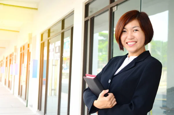 Di mezza età asiatico businesswoman — Foto Stock