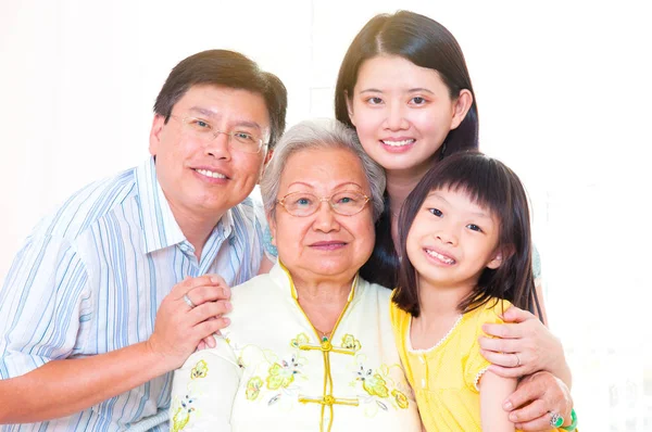 Asijské rodina — Stock fotografie