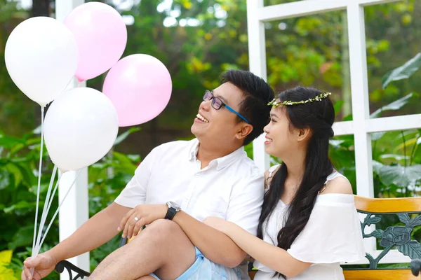 Asian Young Couple Looking Balloon Smile — Stock Photo, Image