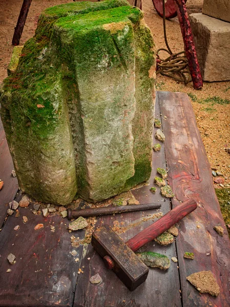 Ancient artisan stonecutter — Stock Photo, Image