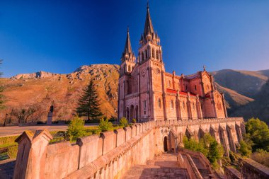 Kutsal Covadonga.Asturias.