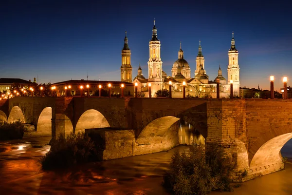 Cathedral of Our Lady of Pilar and  the Stone bridge — Stock Photo, Image