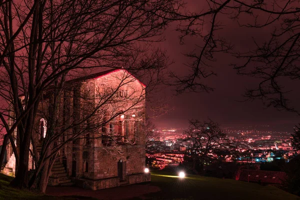 Bu gece Falls church perili