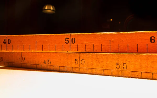 典型的な仕立て屋で使用されるツールの測定 — ストック写真