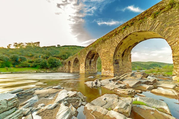 Ponte Romano Nel Villaggio Sotoserrano Salamanca Spagna — Foto Stock