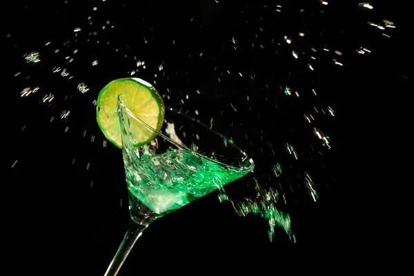 Refreshing Drink Served Cocktail Glass Freezing Splashing Motion — Stock Photo, Image