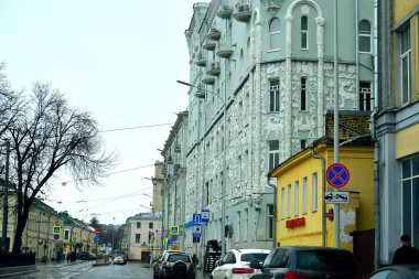 Eve geç Ulusal modernizm bir anıtıdır.