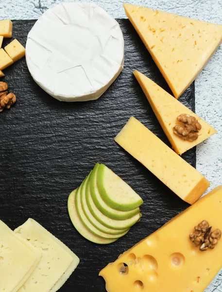 Pieces Cheese Dark Background Cheeseboard Sliced Apple Nuts Board — Stockfoto