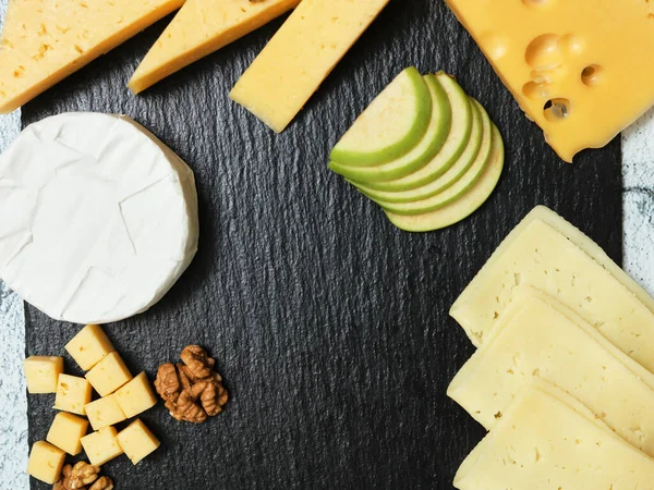 Pieces Cheese Dark Background Cheeseboard Sliced Apple Nuts Board — ストック写真