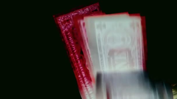 Dólar Americano Papel Moneda Una Mano Palma Superficie Oscura Fondo — Vídeo de stock