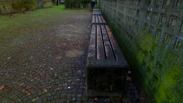 Old Wooden Concrete Bench Decayed Park — Stok video