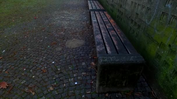 Old Wooden Concrete Bench Decayed Park — 图库视频影像