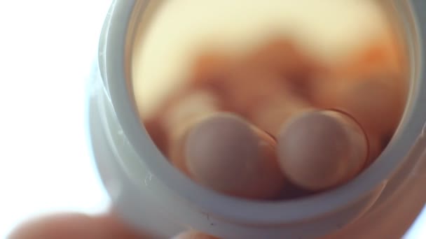 Pillen Een Fles Macro Clip Medisch Personeel Drugs Medicijnen Misbruik — Stockvideo