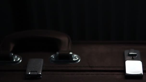 Dark Old Dusty Suitcase — Vídeo de Stock