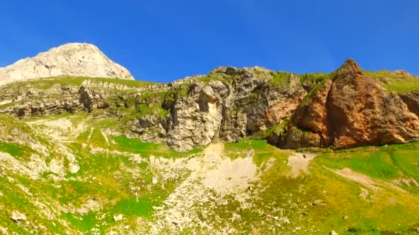 Hermoso Día Montañas Peligrosas Camino Camino Naturaleza — Vídeo de stock