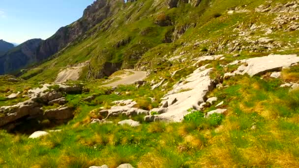 美丽的日子 险峻的山路 — 图库视频影像