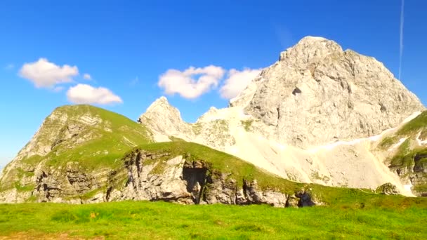 Montañas Peligrosas Día Verano Ideal Para Escalada Senderismo Conducción — Vídeos de Stock