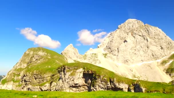 Montañas Peligrosas Día Verano Ideal Para Escalada Senderismo Conducción — Vídeos de Stock