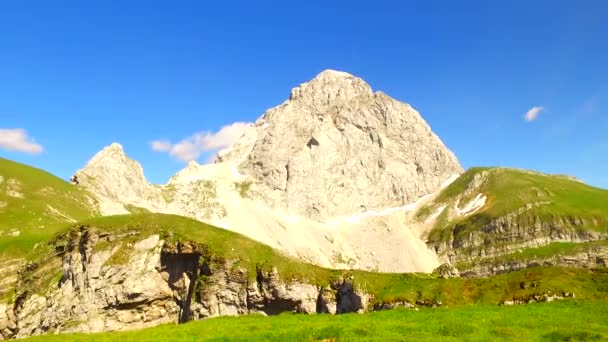Montañas Peligrosas Día Verano Ideal Para Escalada Senderismo Conducción — Vídeos de Stock