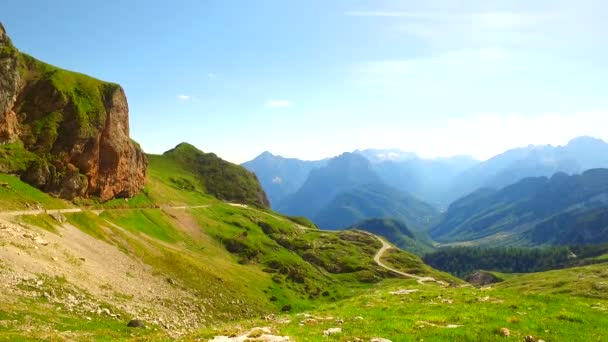 Gefährliche Berge Sommertag Ideal Zum Klettern Wandern Autofahren — Stockvideo