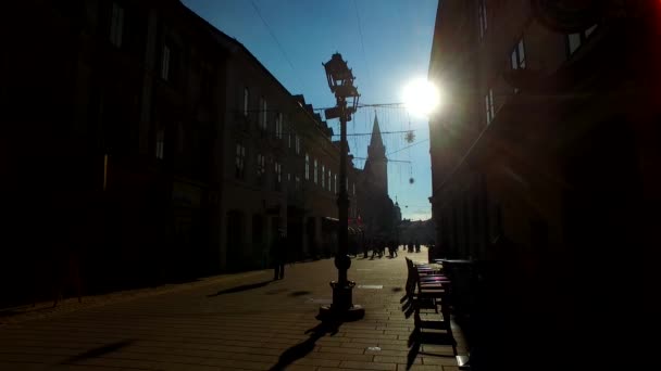 Silhouettes Shadows People Town Sunny Winter Day — Vídeos de Stock