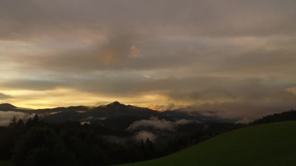 Intensive Sunset Bold Colors Misty Foggy Valley Distant Mountains Peace — Stock Video