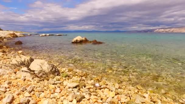 Plage Paisible Avec Mer Émeraude — Video