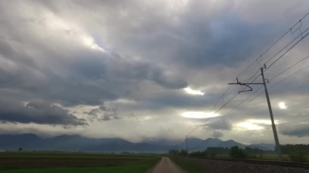 Observando Día Oscuro Tormentoso Nublado Desde Coche — Vídeos de Stock