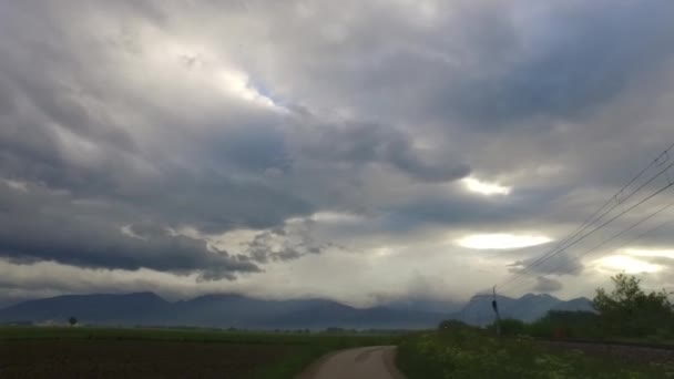 Observando Día Oscuro Tormentoso Nublado Desde Coche — Vídeos de Stock