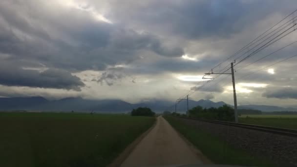 Sötét Viharos Felhős Nap Kocsitól — Stock videók