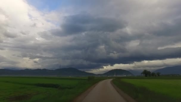 Observando Día Oscuro Tormentoso Nublado Desde Coche — Vídeos de Stock