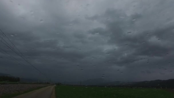 Observando Naturaleza Lluviosa Desde Auto Clima Deprimido Lluvia Frío — Vídeos de Stock