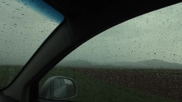 Guidare Macchina Una Fredda Piovosa Giornata Autunnale — Video Stock