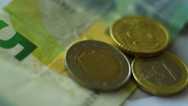 Χαρτί Χρήματα Ευρώ Και Μερικά Κέρματα Έννοια Οικονομίας — Αρχείο Βίντεο