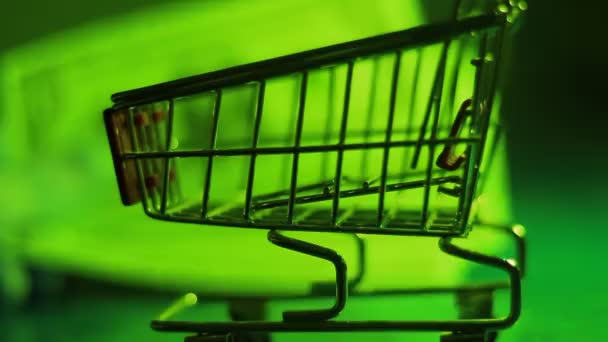 Kleiner Einkaufswagen Und Dollargeld Einkaufen Internet Einkaufskonzept Modernes Einkaufen — Stockvideo