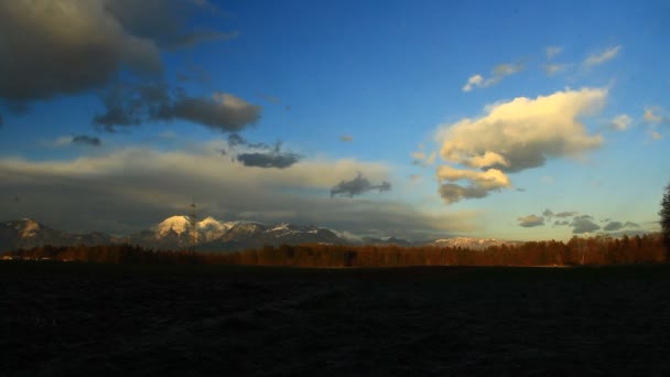 Light Setting Winter Landscape Dark Spruce Forests Distant Hills Mountains — Stok video